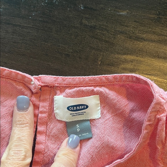 Old Navy Coral Sleeveless Top - Picture 2 of 3